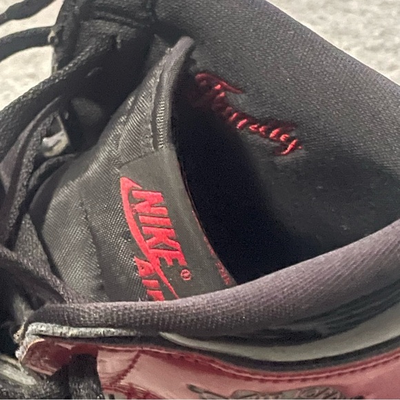 Jordan 1 Retro High OG Patent Bred size 8.5 men - Picture 9 of 16